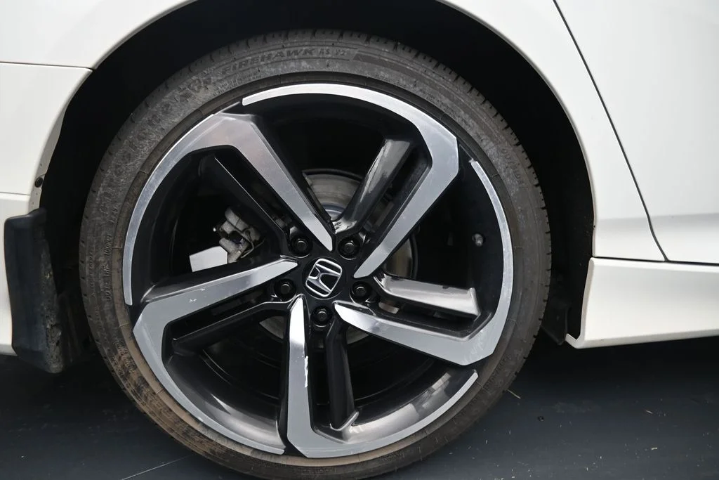 Used 2019  Honda Sport 2.0T image 9