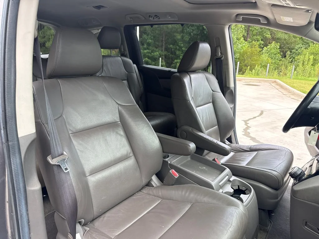 Used 2013 Alabaster Silver Metallic Honda EX-L image 31