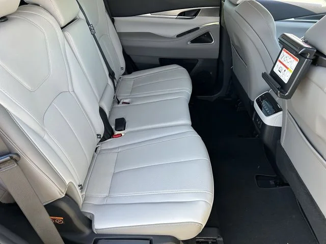 New 2027 GRAPHITE SHADOW INFINITI Luxe AWD image 14