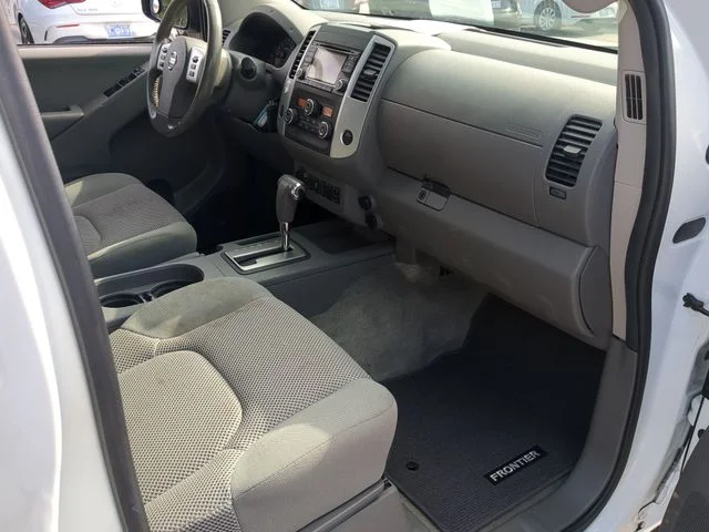 Used 2016 White Nissan SV image 37