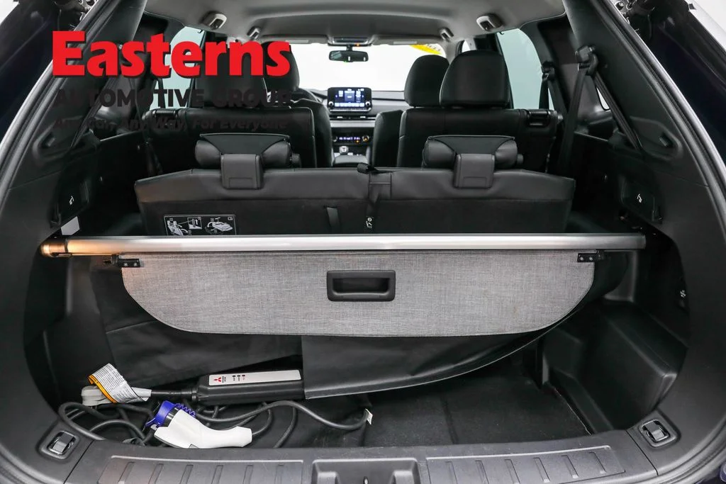 Used 2023 Blue Mitsubishi SEL image 9