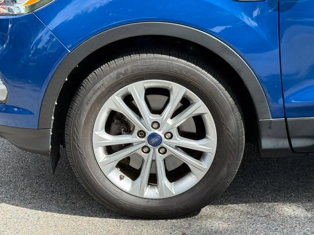Used 2018 Lightning Blue Metallic Ford SEL image 6
