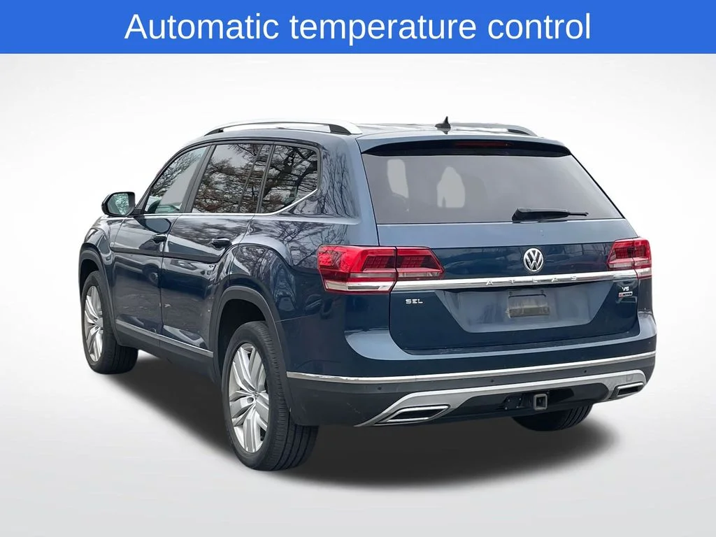 Used 2019 Blue Volkswagen SEL image 9
