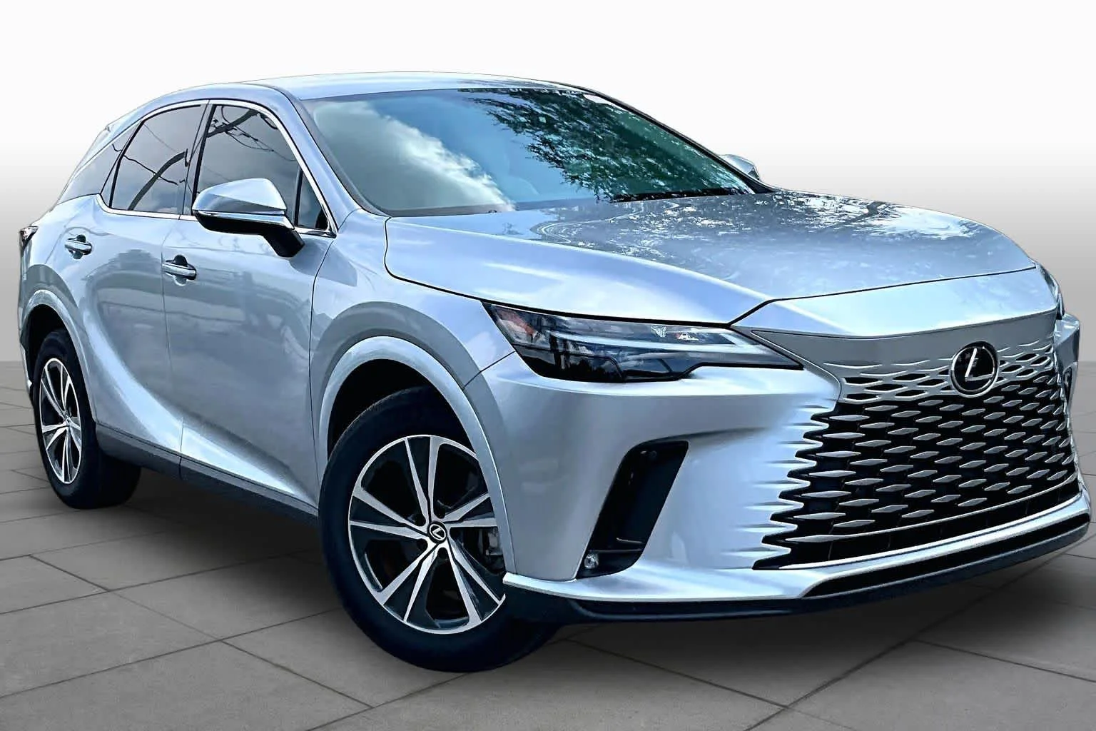Used 2024 Iridium Lexus  image 3
