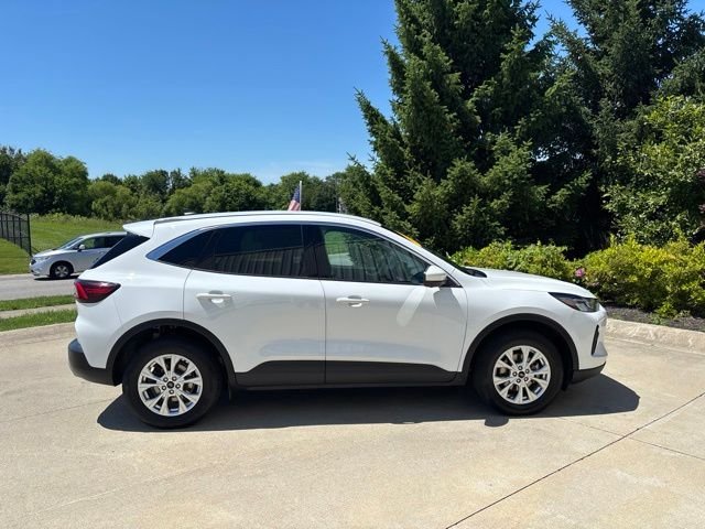 Used 2023 White Ford Active image 6