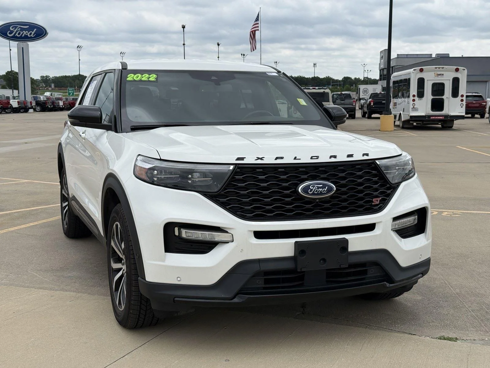 Used 2022 Ford Explorer ST with VIN 1FM5K8GC0NGB04142 for sale in Kansas City