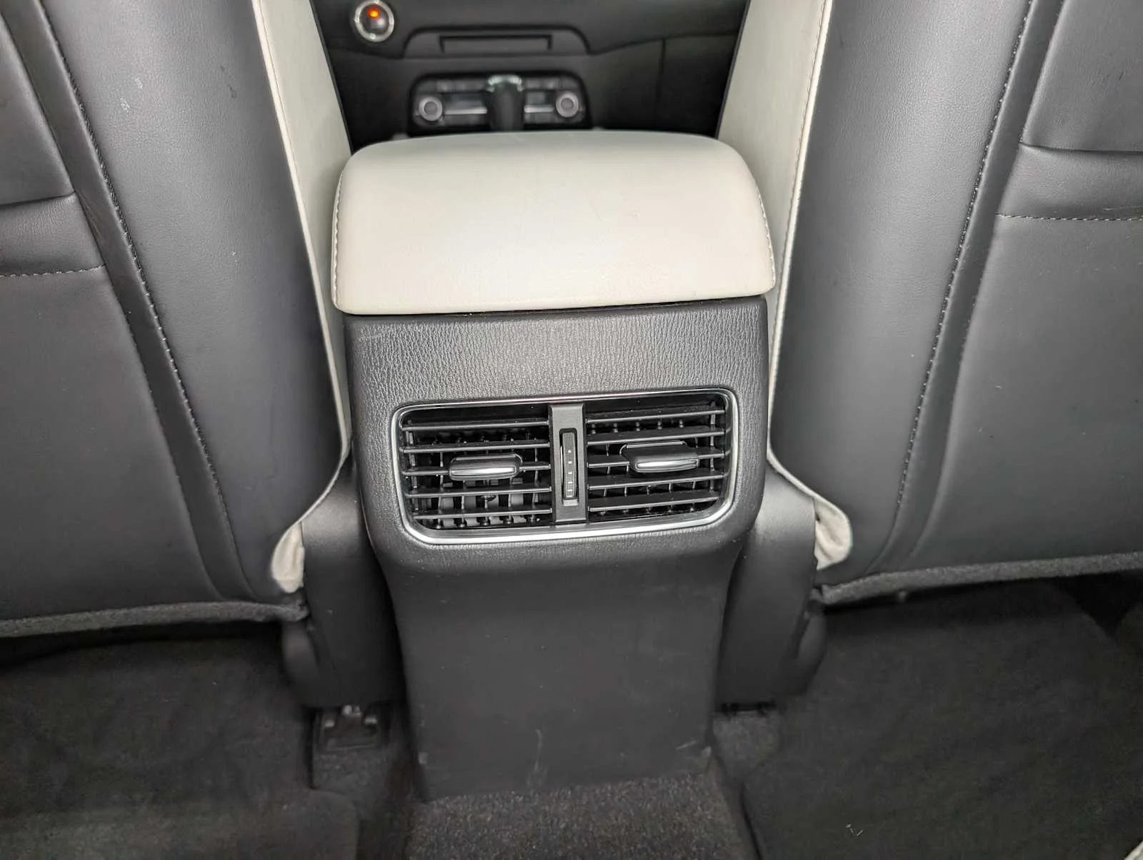 Certified Used 2024 Rhodium White Metallic Mazda 2.5 S Premium Package image 21