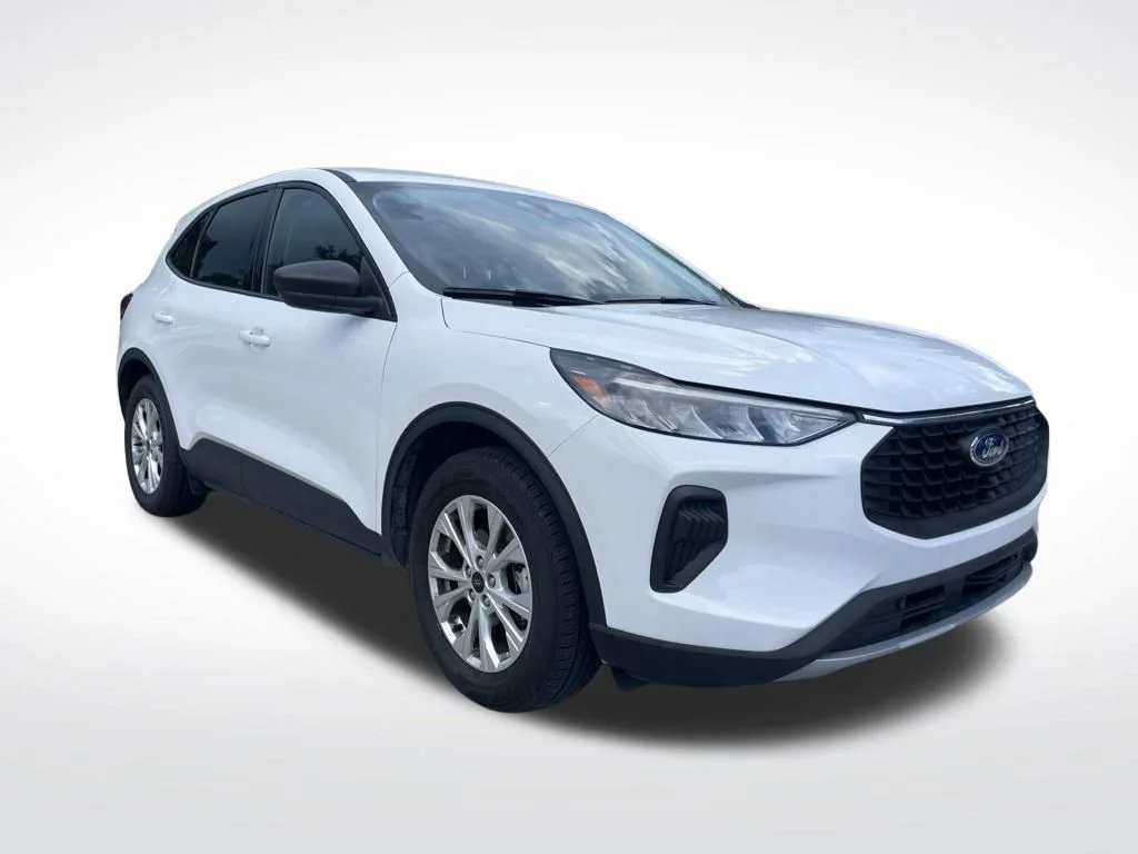 Certified Used 2025 Oxford White Ford Active image 2