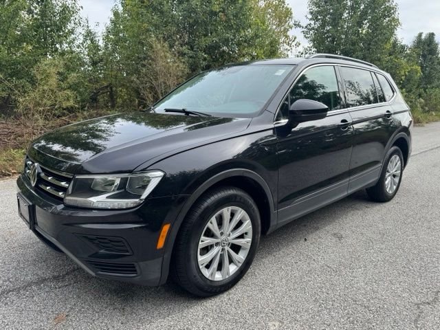Used 2019 Deep Black Volkswagen 2.0T SE image 1