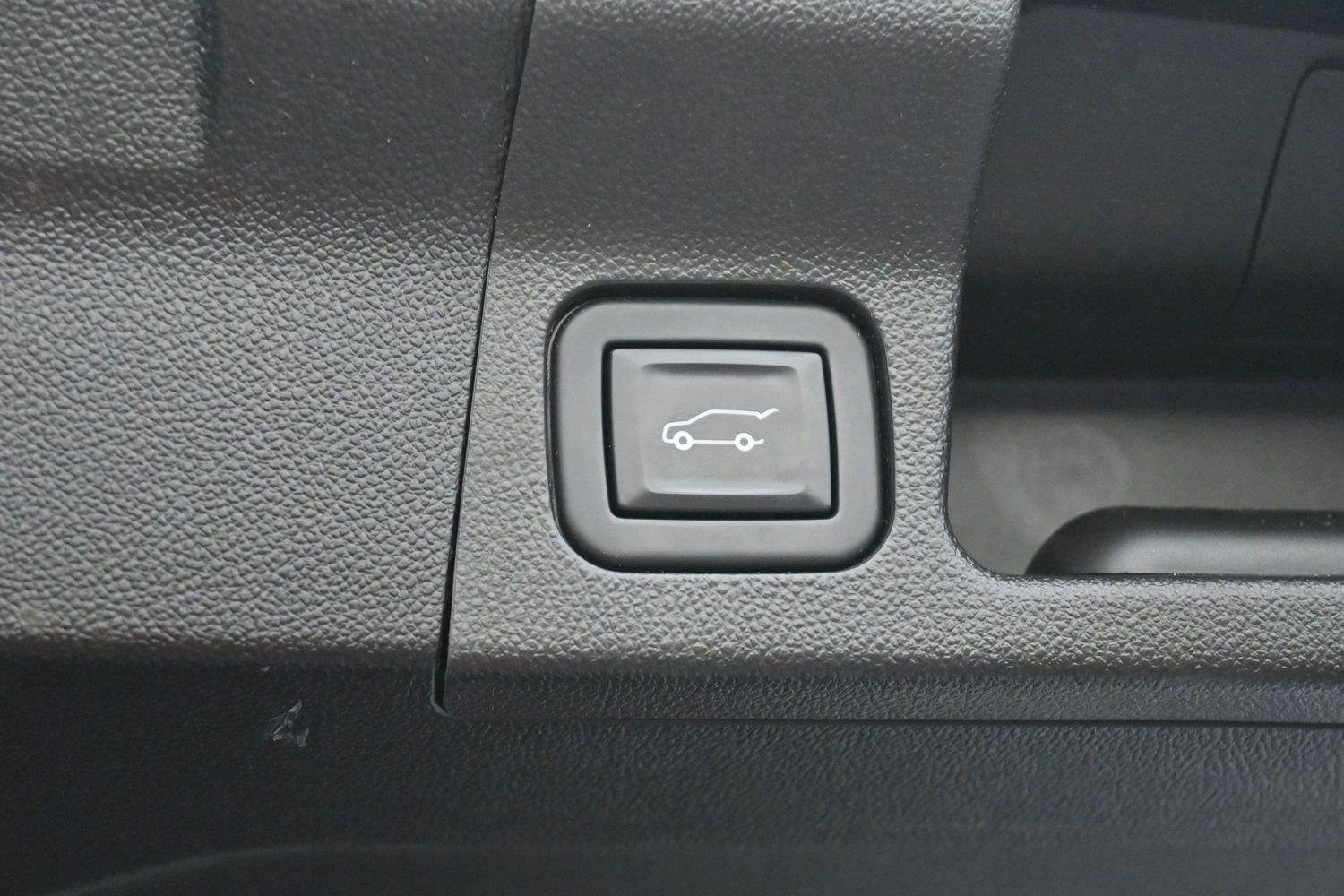 Used 2021 SUMMIT WHITE GMC AT4 image 10