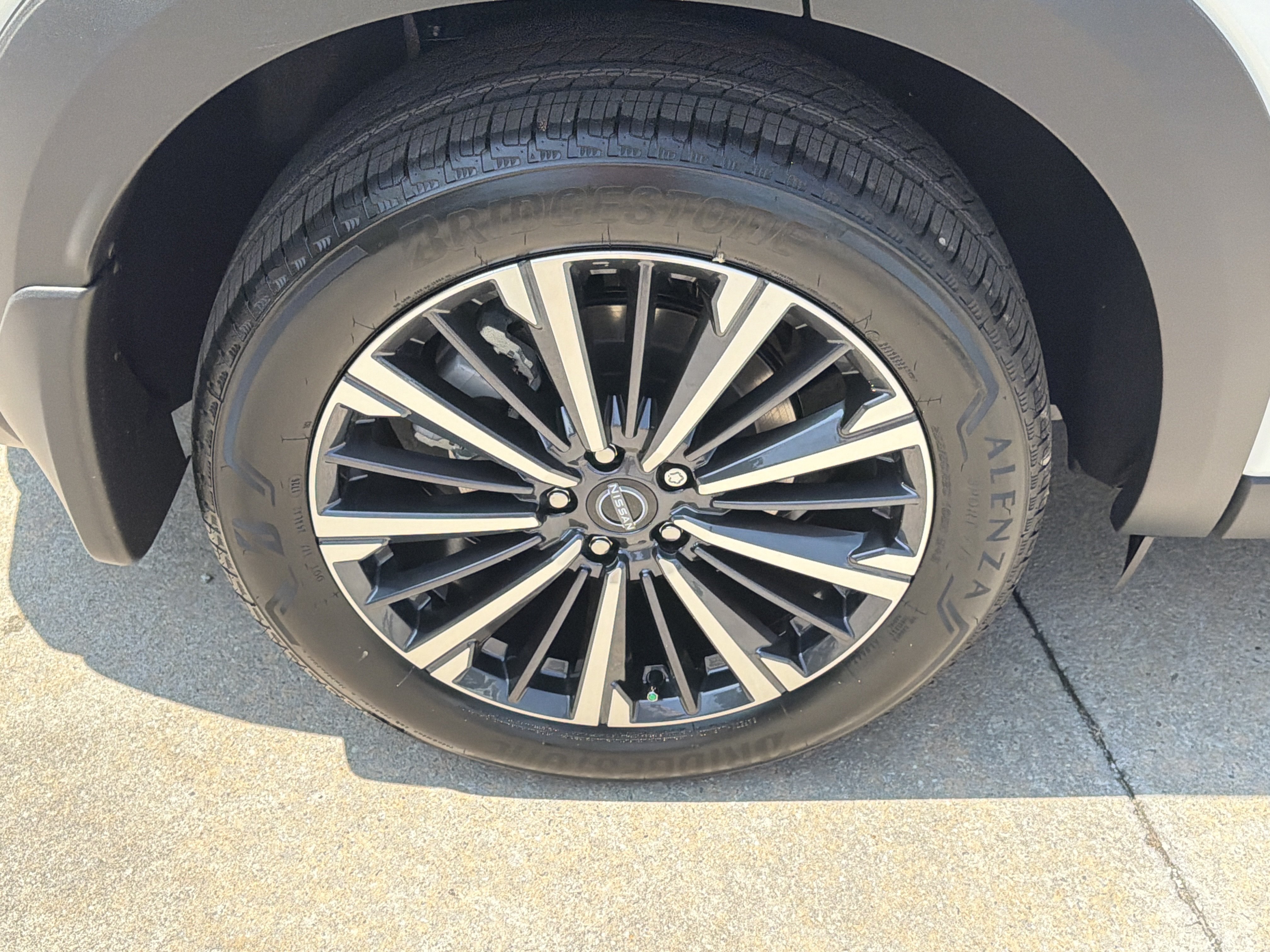 New 2026 Everest White Pearl Tricoat Nissan Platinum image 18
