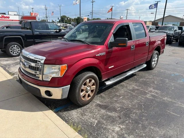 Used 2013 Red Ford XLT image 2