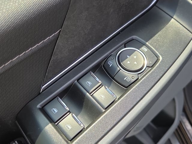 Used 2025 Black Metallic Ford XLT image 17
