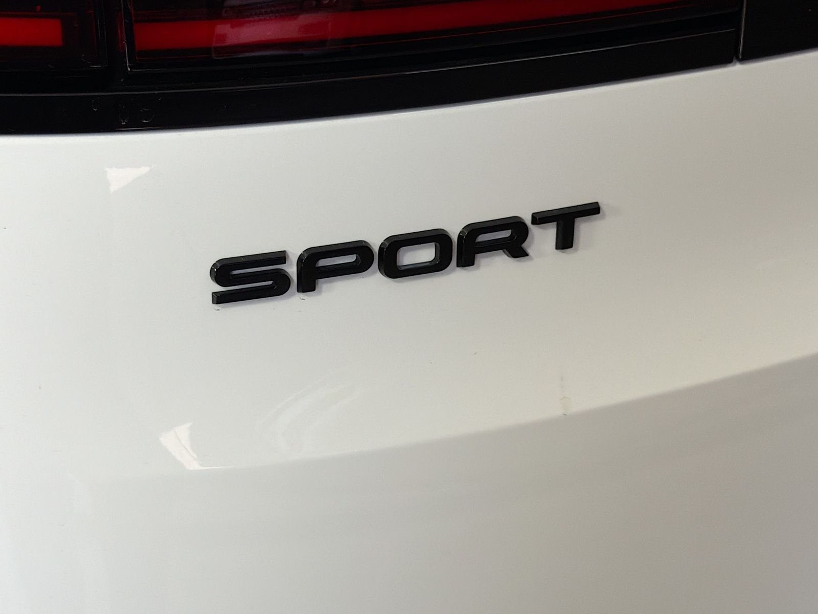 New 2026 Fuji White Land Rover SE image 30