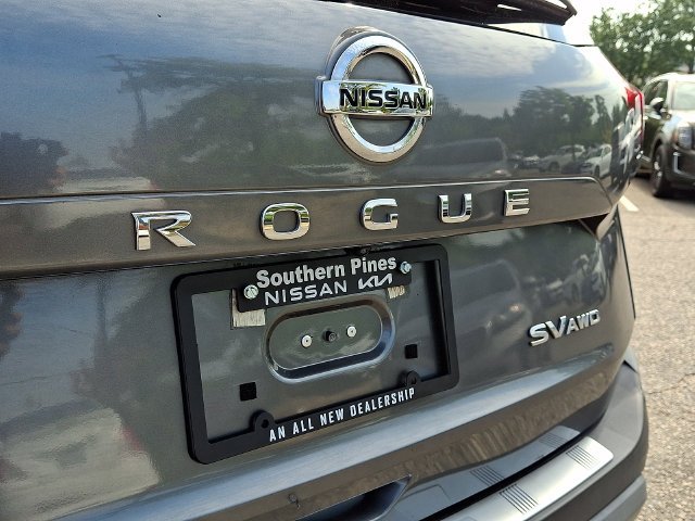 Used 2021 Gray Nissan SV image 29