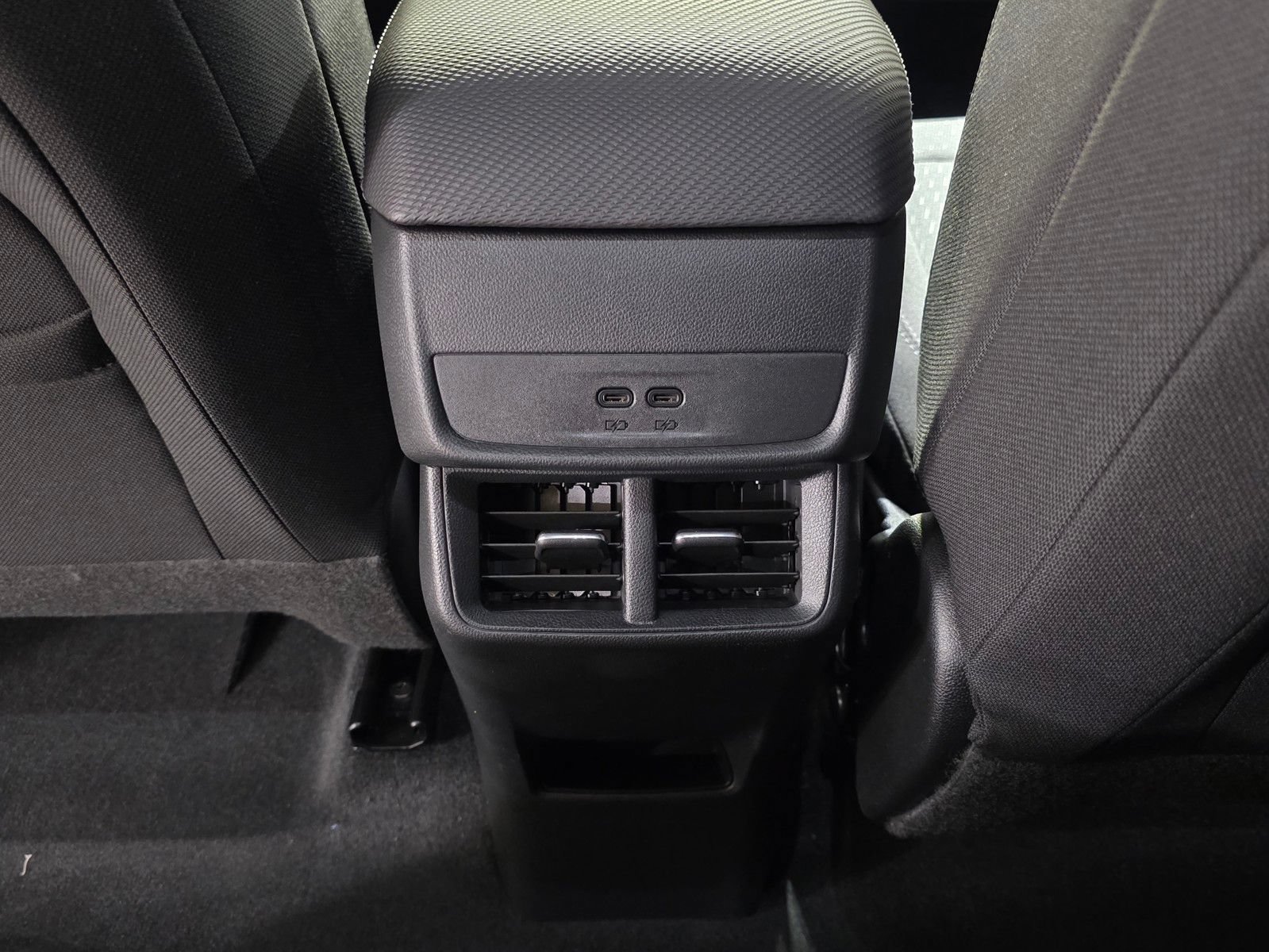 New 2027 Summit White Chevrolet LT image 16