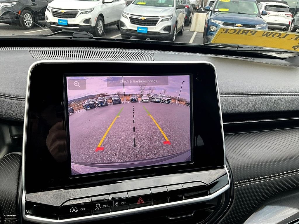 Used 2022 Gray Jeep Latitude image 19