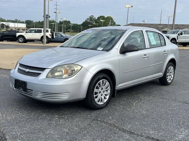 Used 2010 Silver Chevrolet LS image 7