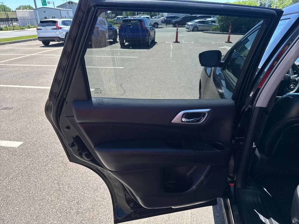 Used 2018 Black Nissan SL image 40