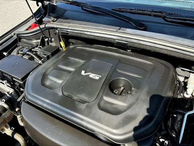 Used 2018 Gray Jeep Altitude image 37