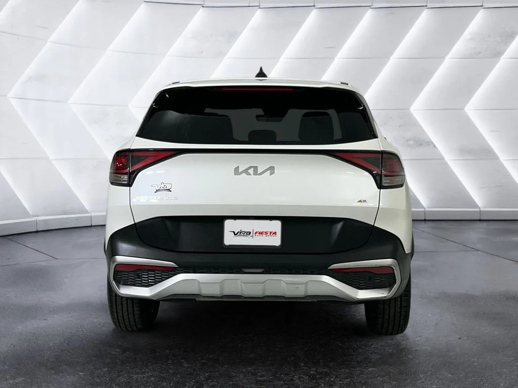 Used 2024 White Kia LX image 5