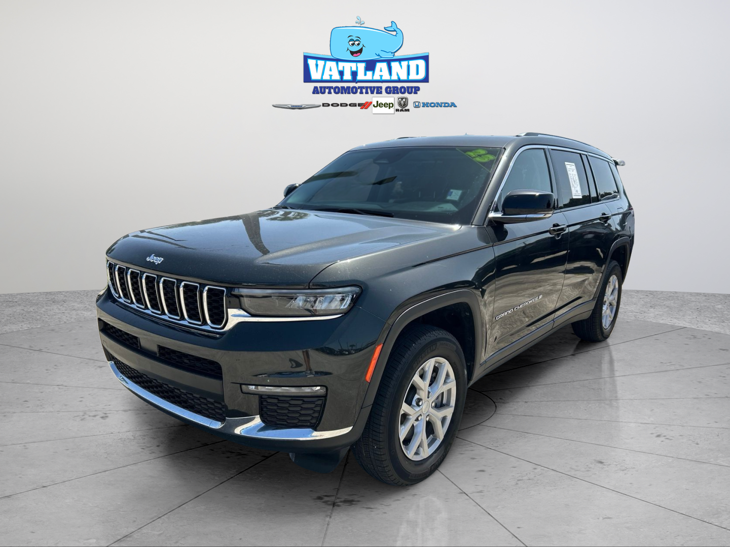 Used 2023 Gray Jeep Limited image 1