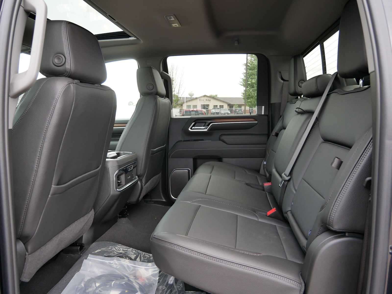 2026 GMC Sierra 3500HD Denali - Photo 12