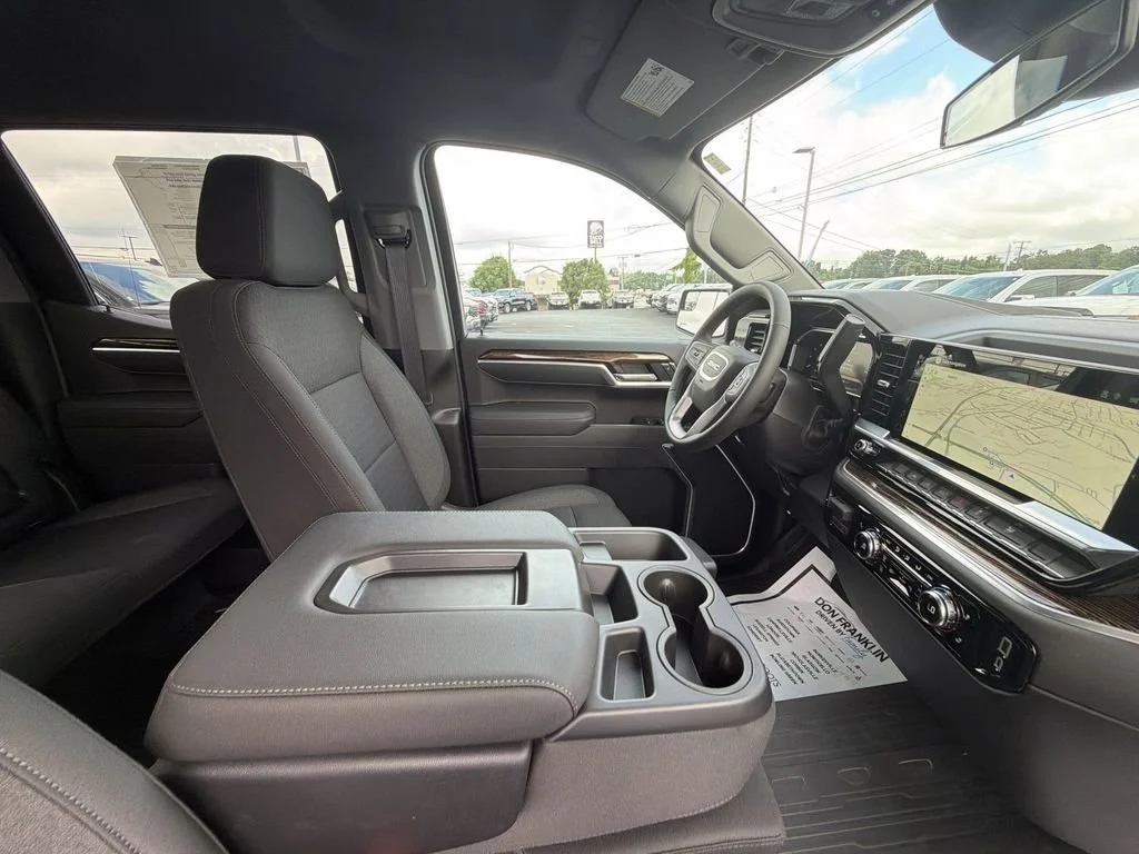 New 2026 Sterling Metallic GMC Elevation image 15