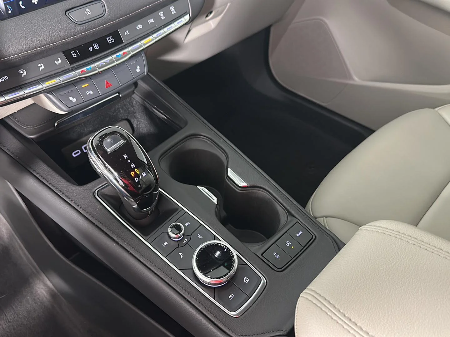 Used 2023 Latte Metallic Cadillac FWD Luxury image 19