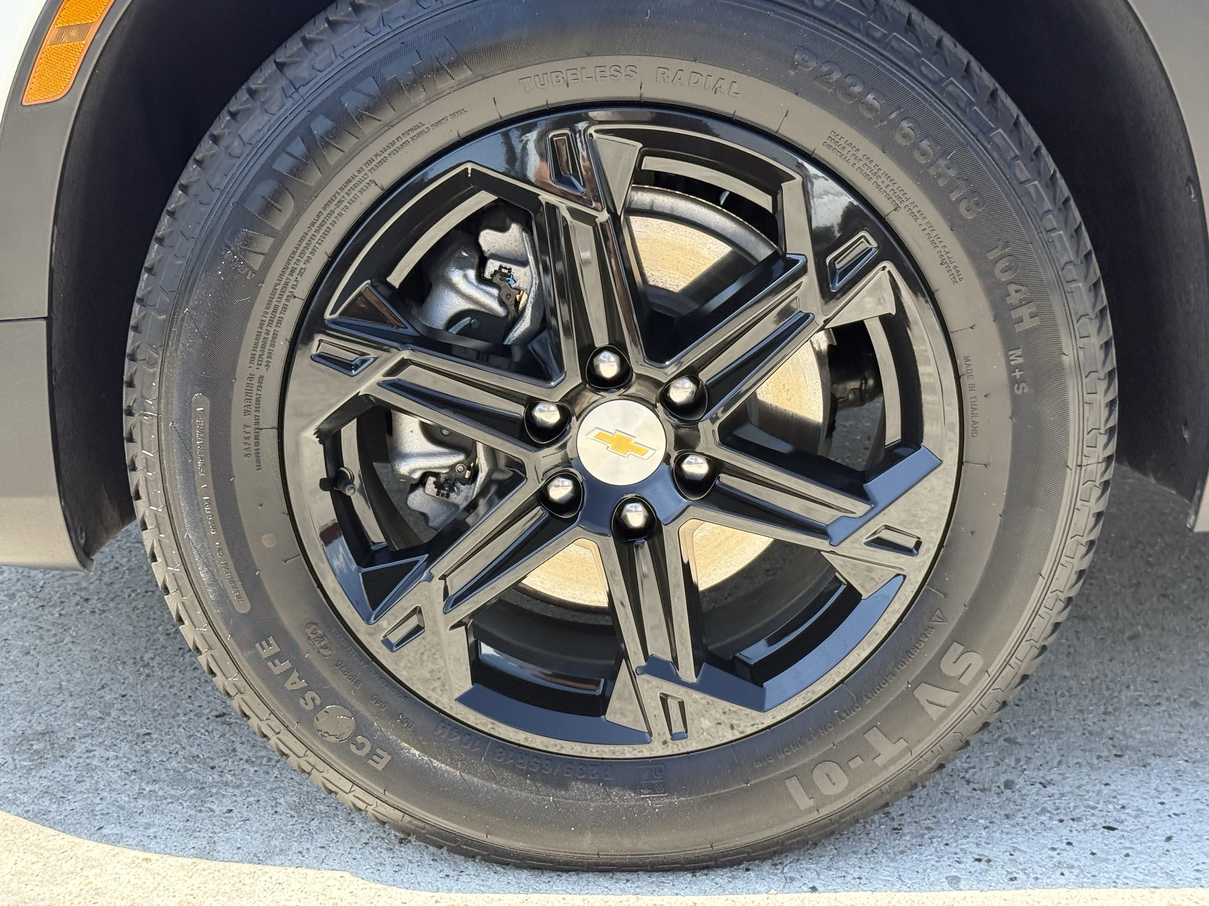 Used 2025 Summit White Chevrolet LT image 11