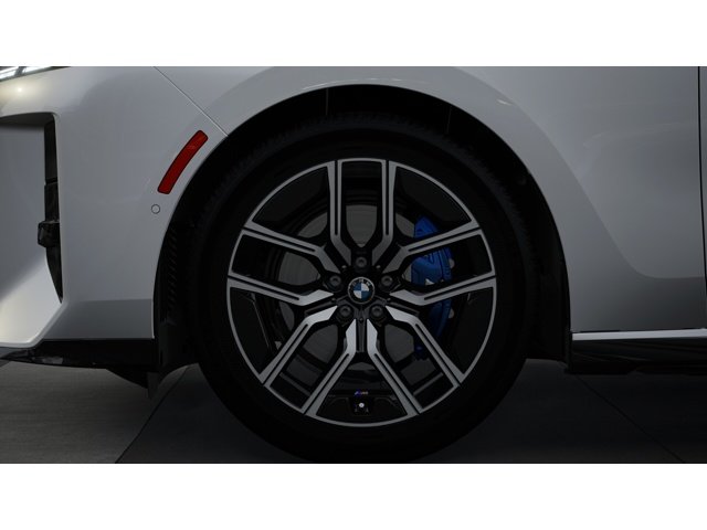 New 2027 Mineral White Metallic BMW 740i xDrive image 7