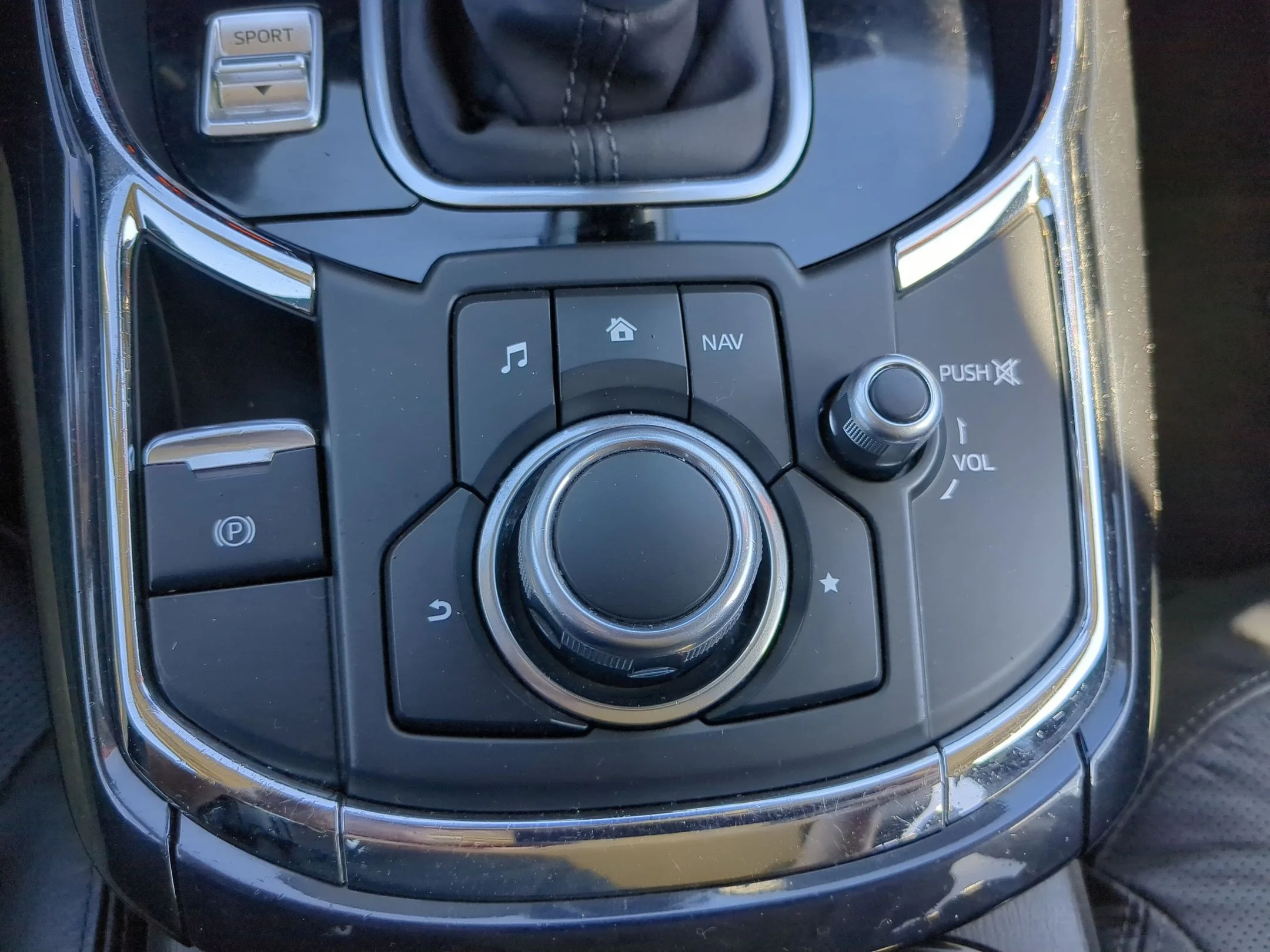 Used 2018 Sonic Silver Metallic Mazda Touring image 21