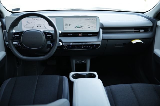 Used 2023 Cyber Gray Hyundai SE image 25