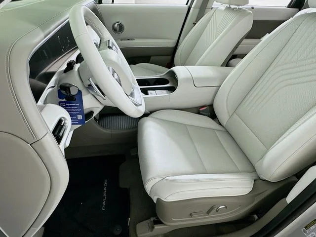 New 2026 Silver Hyundai Blue SEL image 9