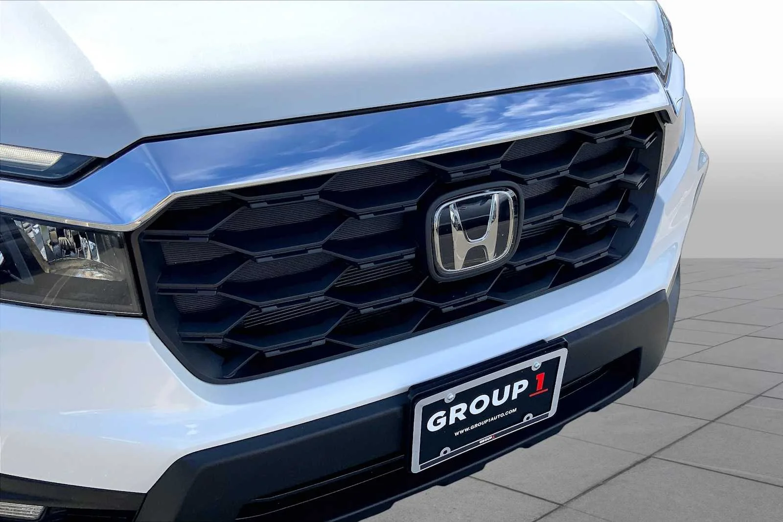 Used 2022 Platinum White Pearl Honda EX-L image 32