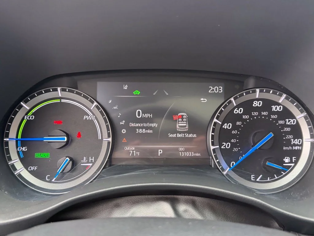 Used 2021 Silver Toyota XLE image 32
