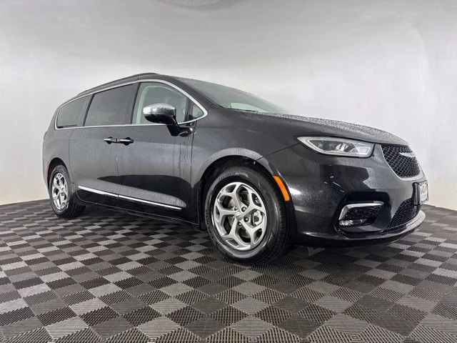Used 2023 Black Chrysler Limited image 4