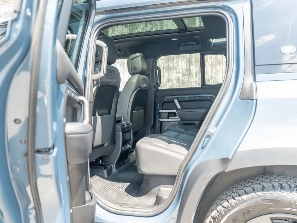 Used 2022 Blue Land Rover X-Dynamic HSE image 34