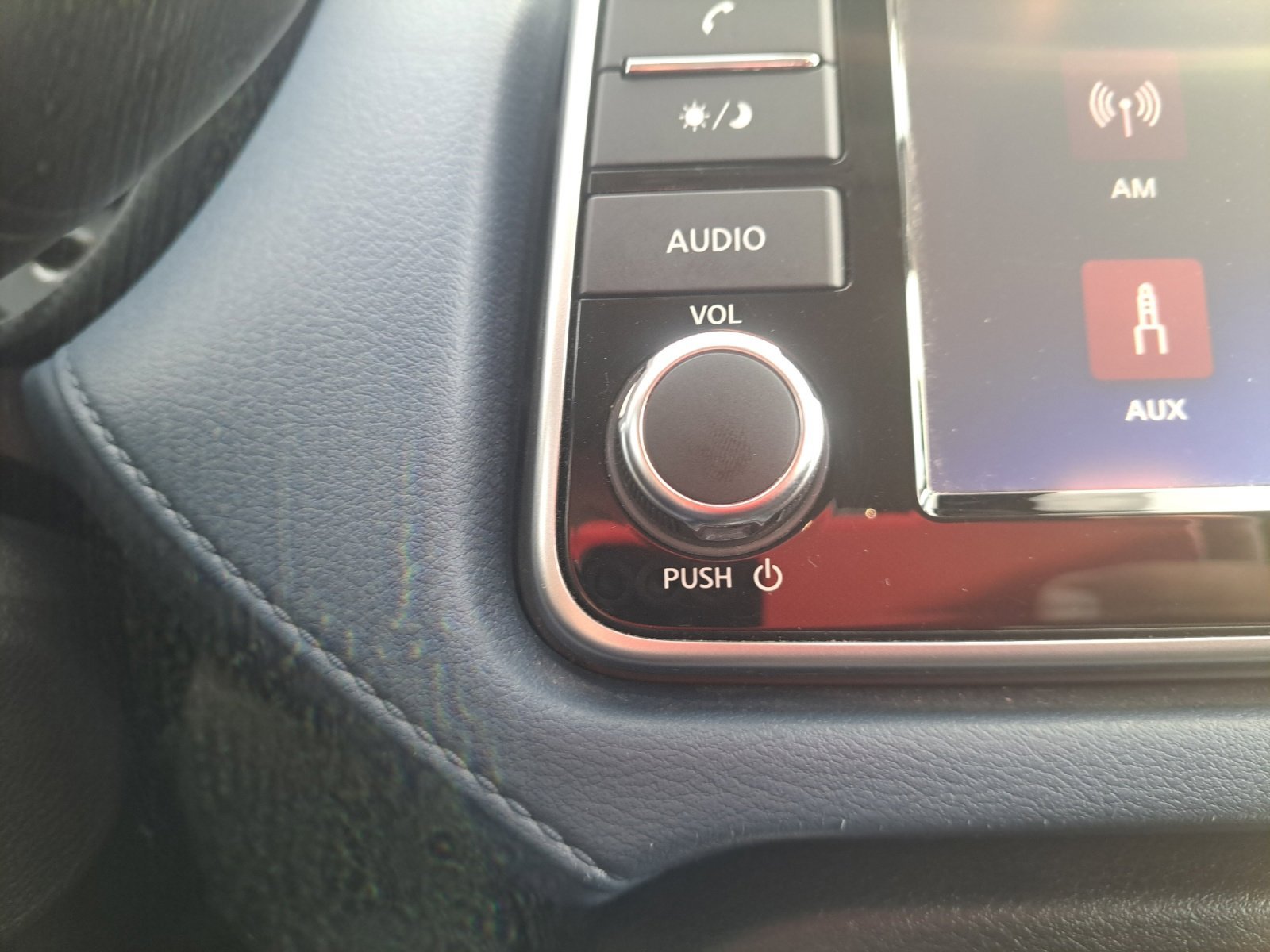 Used 2025 Gun Metallic Nissan SV image 16