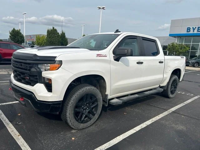 Used 2022 White Chevrolet Custom Trail Boss image 8