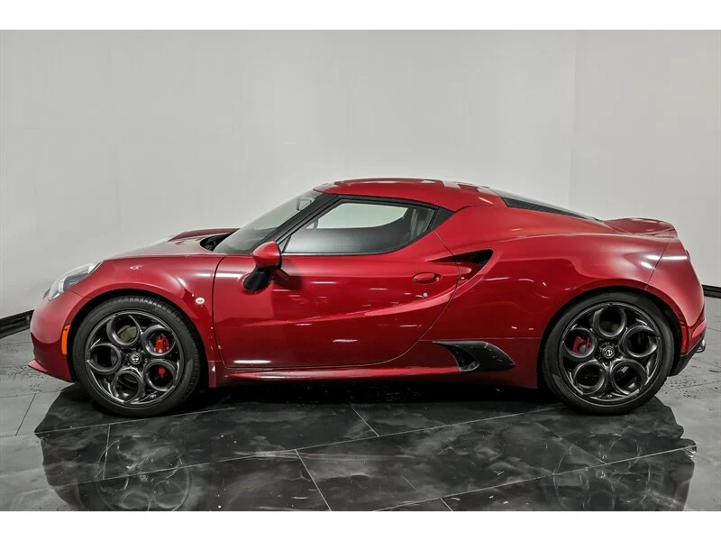 Used 2015 RED Alfa Romeo  image 6