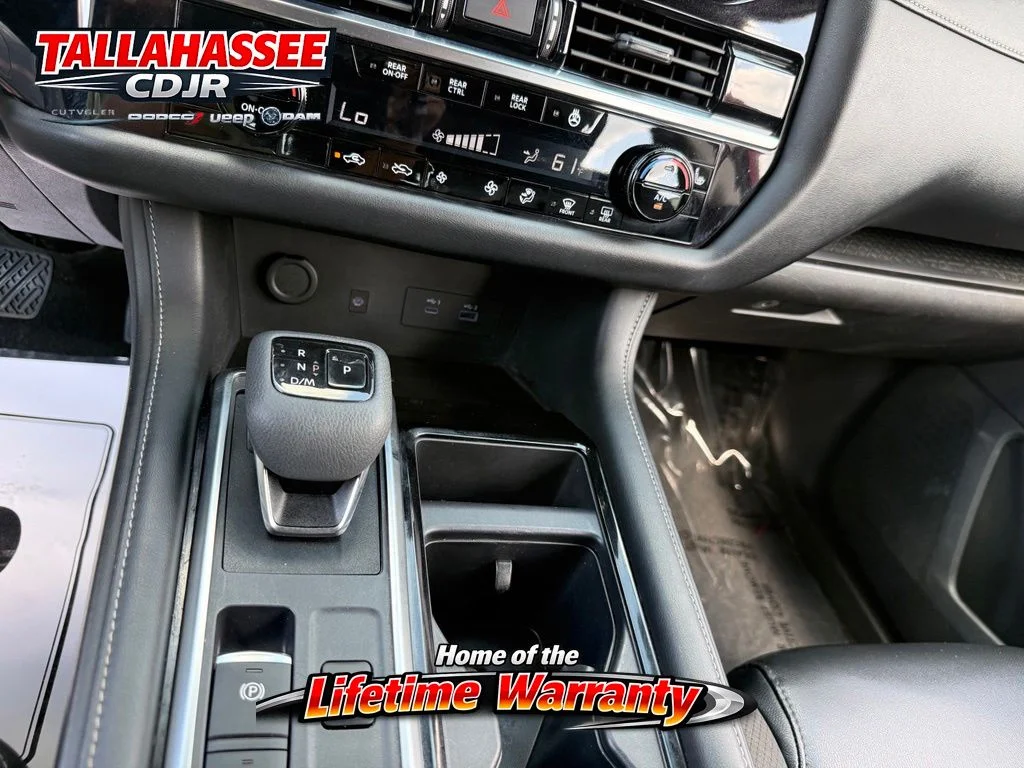 Used 2023 Scarlet Nissan SL image 28
