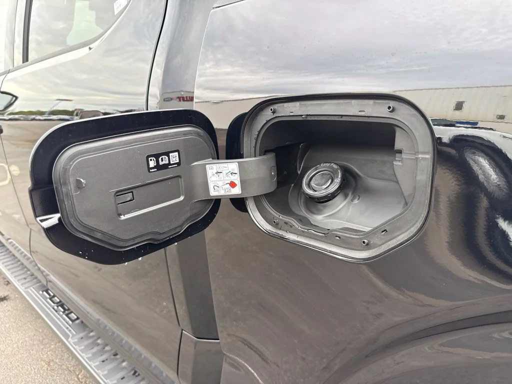 New 2026 Agate Black Metallic Ford XLT image 12