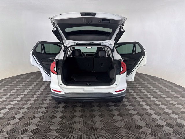 Used 2021 White GMC SLT image 21