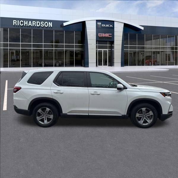 Used 2023 White Honda AWD EX-L 7 Passenger image 6