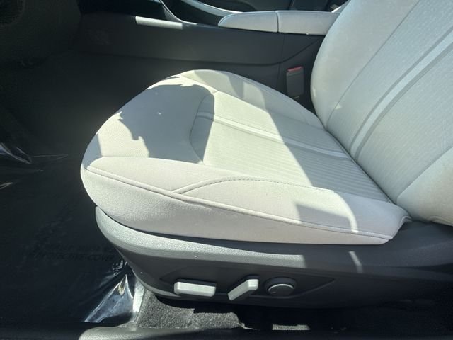 Used 2024 White Hyundai SEL image 12