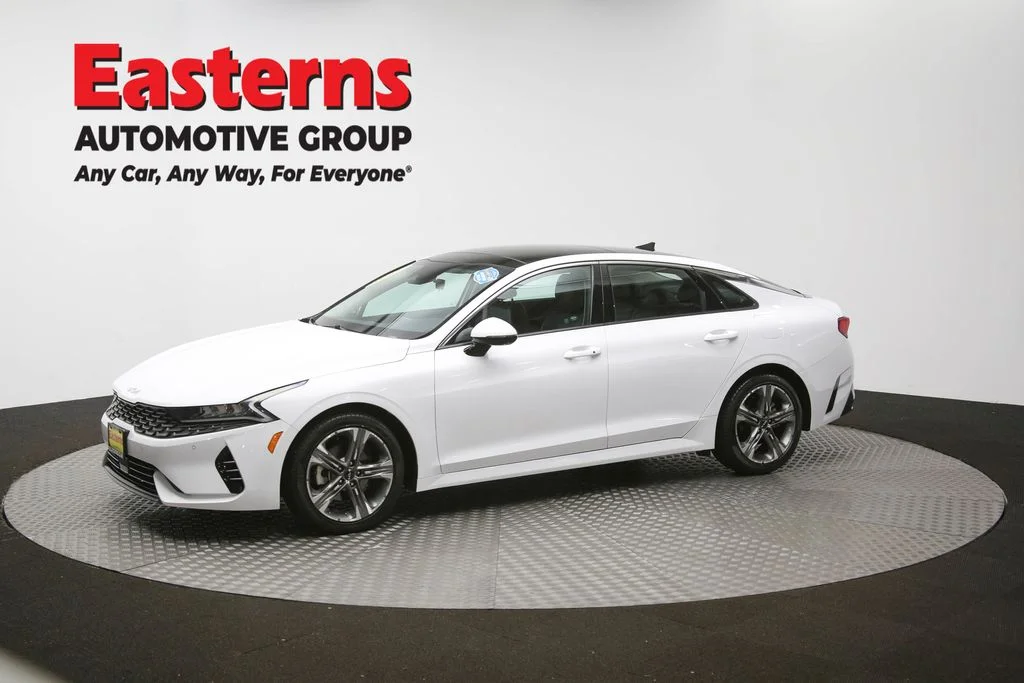 Used 2022 White Kia EX image 57