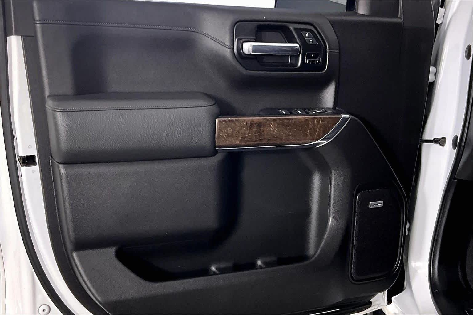 Used 2020 White Frost Tricoat GMC Denali image 18
