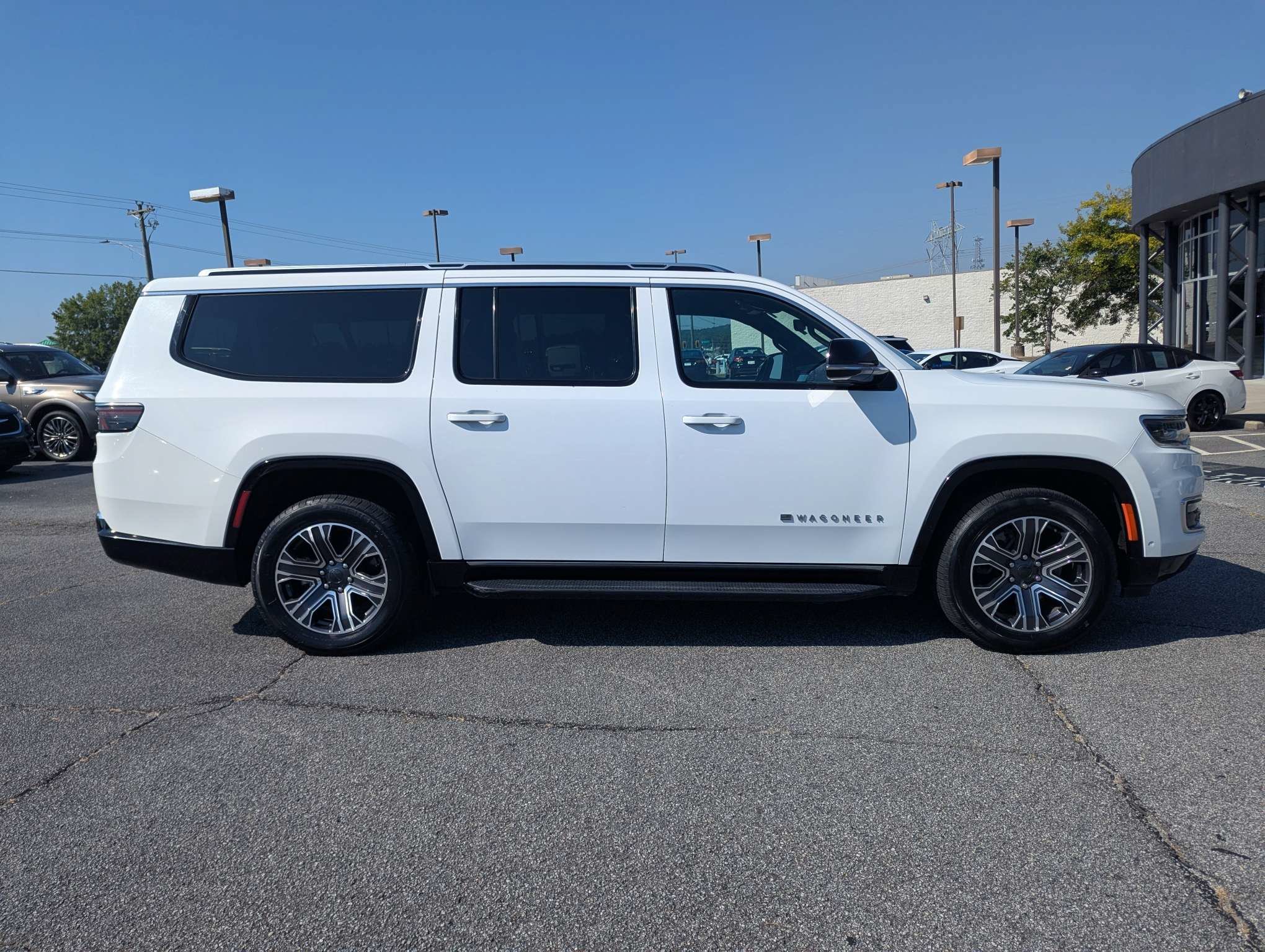 Used 2024 White Jeep Series II image 2