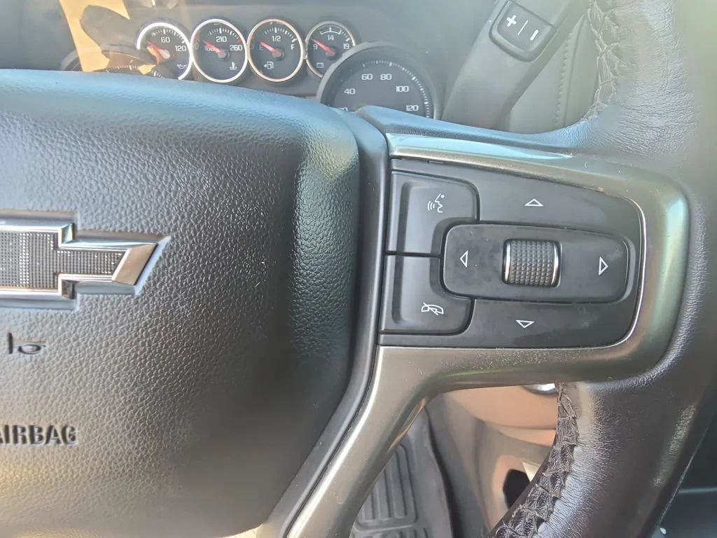 Used 2021 Oxford Brown Metallic Chevrolet RST image 18